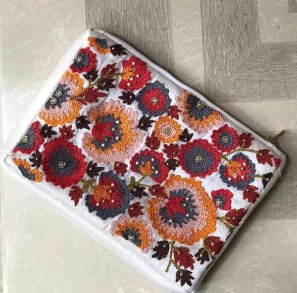 White Zipper with Flowers Embraided Handbag
